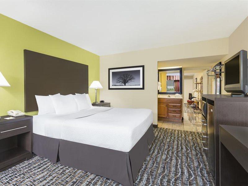 Days Inn By Wyndham Asheville/Mall Esterno foto