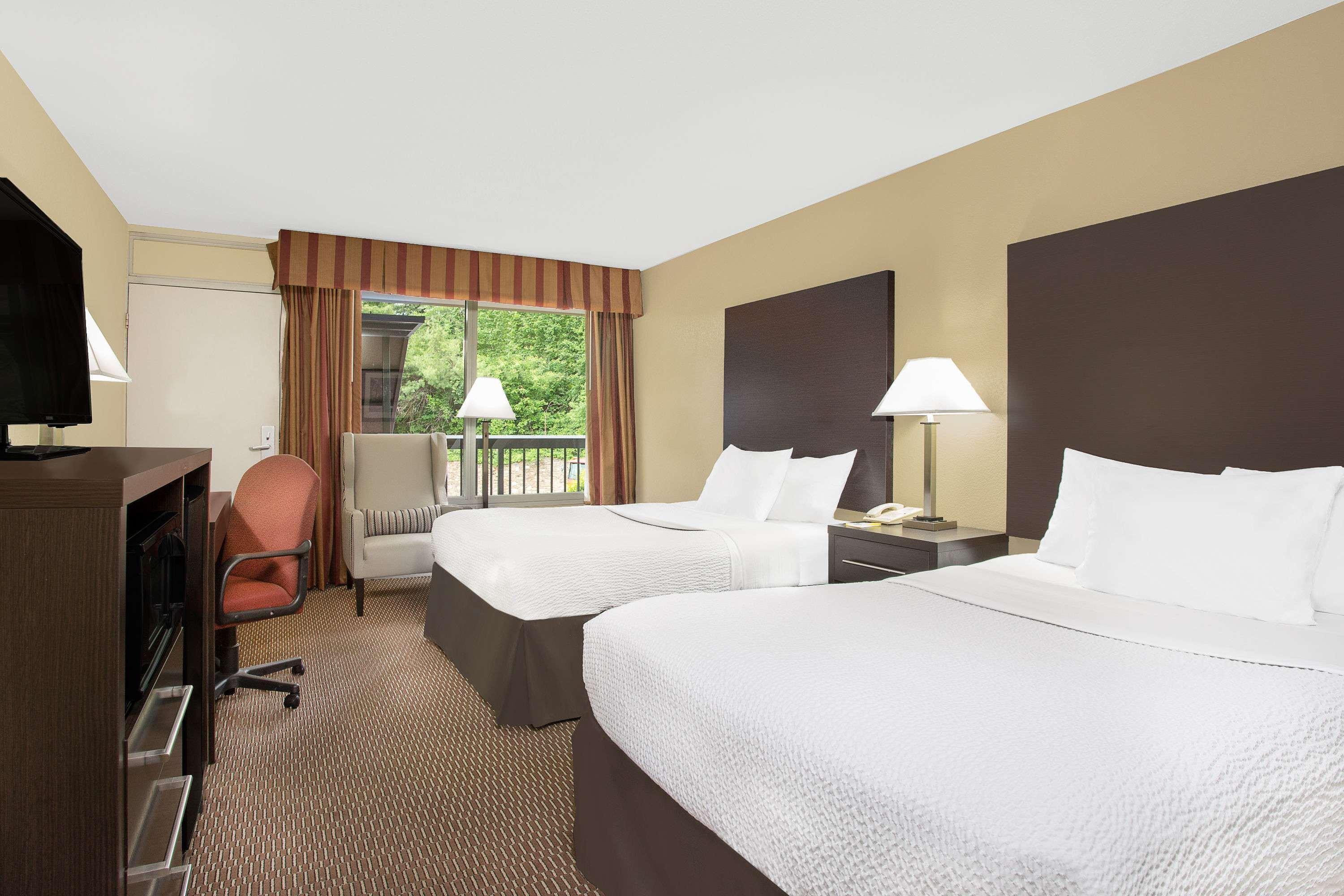 Days Inn By Wyndham Asheville/Mall Esterno foto