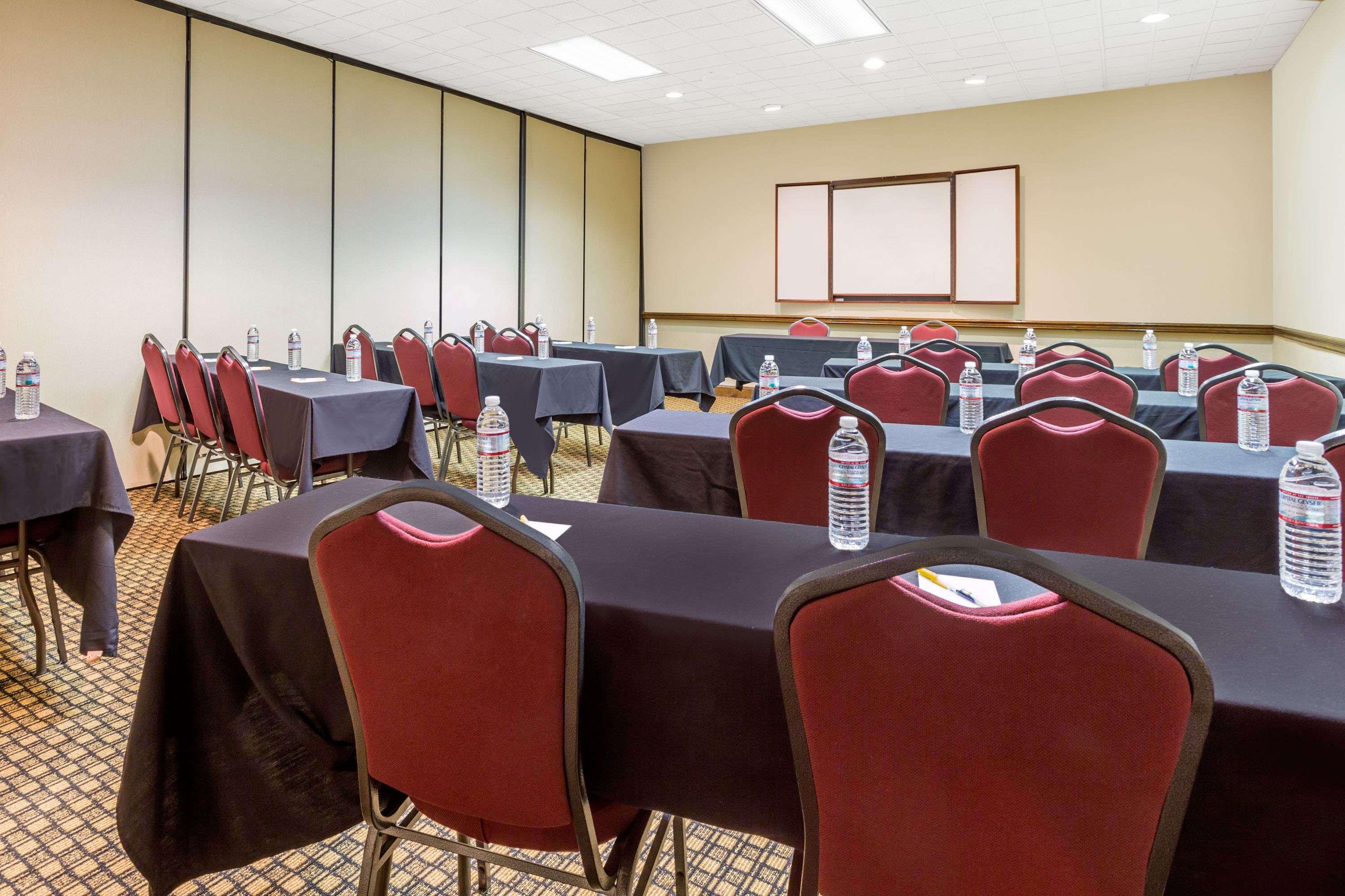 Days Inn By Wyndham Asheville/Mall Esterno foto