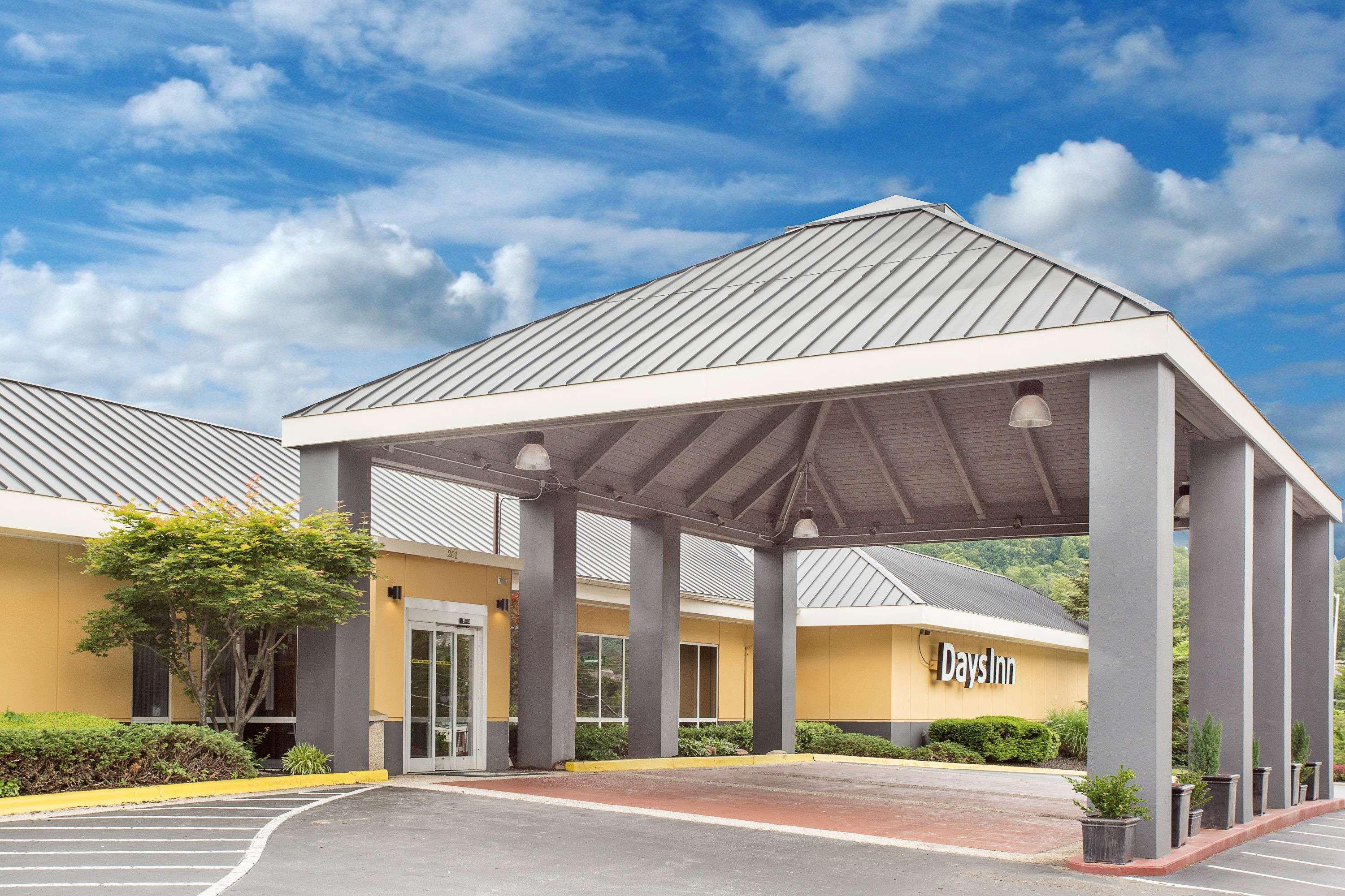 Days Inn By Wyndham Asheville/Mall Esterno foto