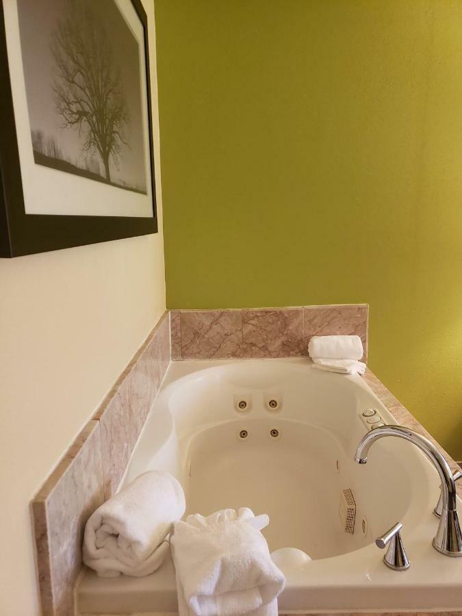 Days Inn By Wyndham Asheville/Mall Esterno foto