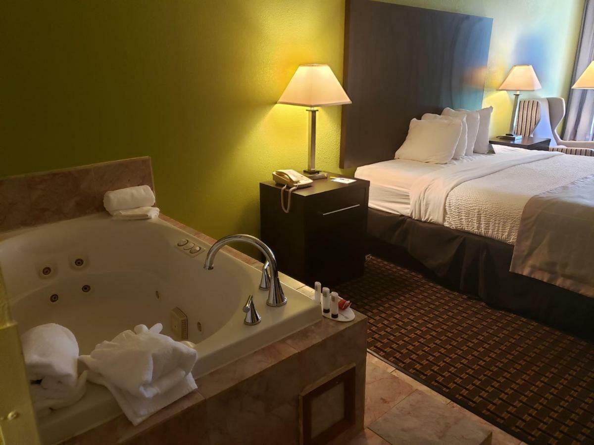 Days Inn By Wyndham Asheville/Mall Esterno foto