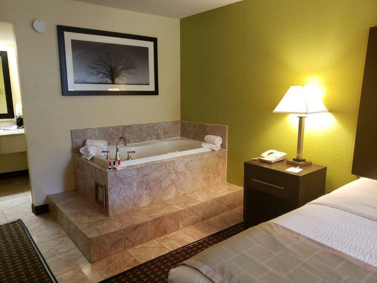 Days Inn By Wyndham Asheville/Mall Esterno foto